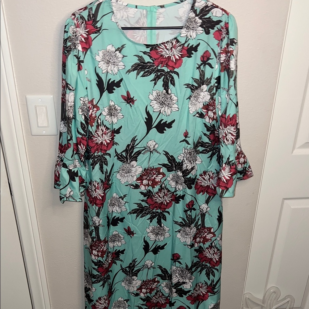 SHEIN Floral Dress with Ruffle Detail